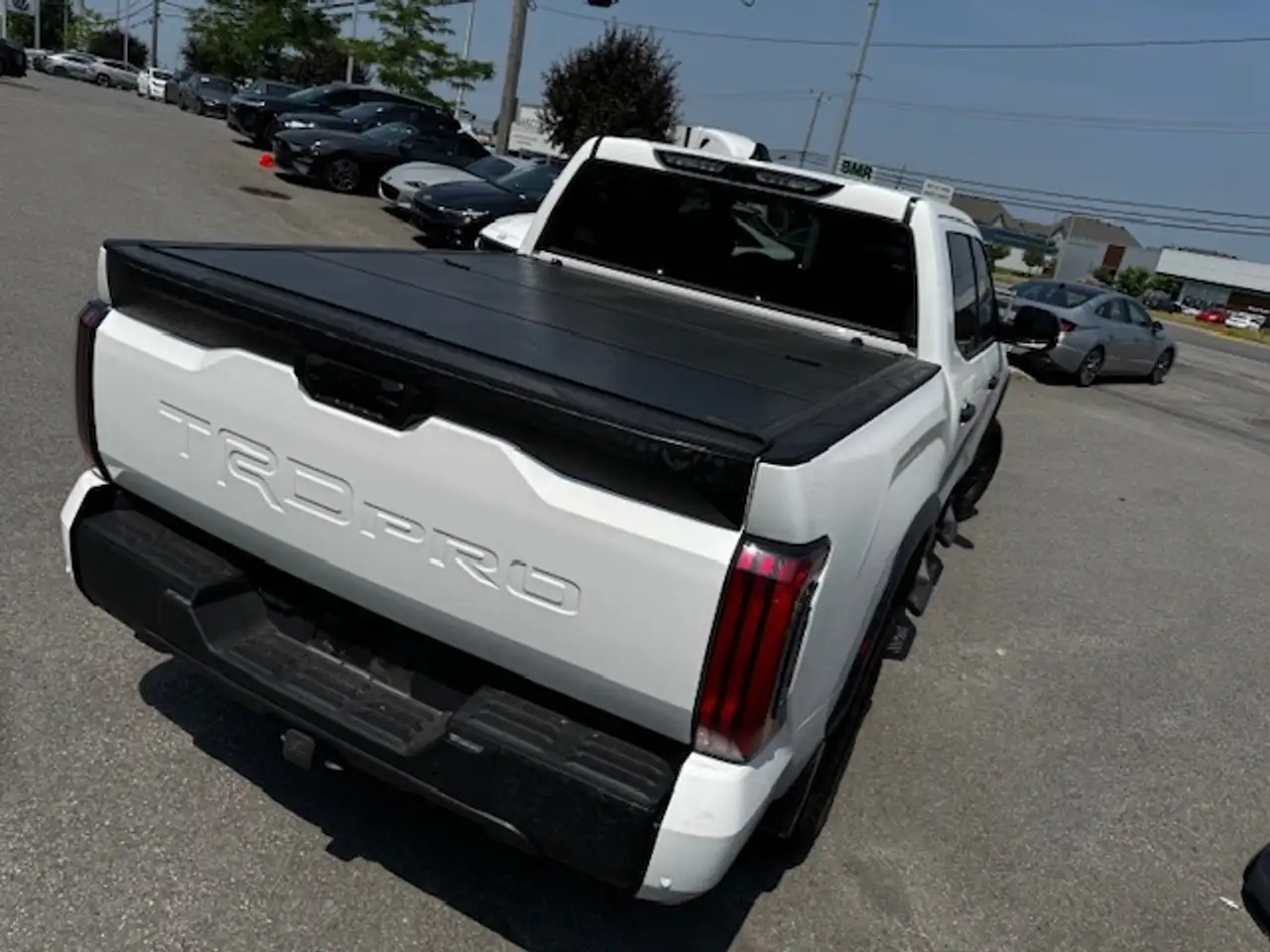 Toyota Tundra снимка Toyota Tundra