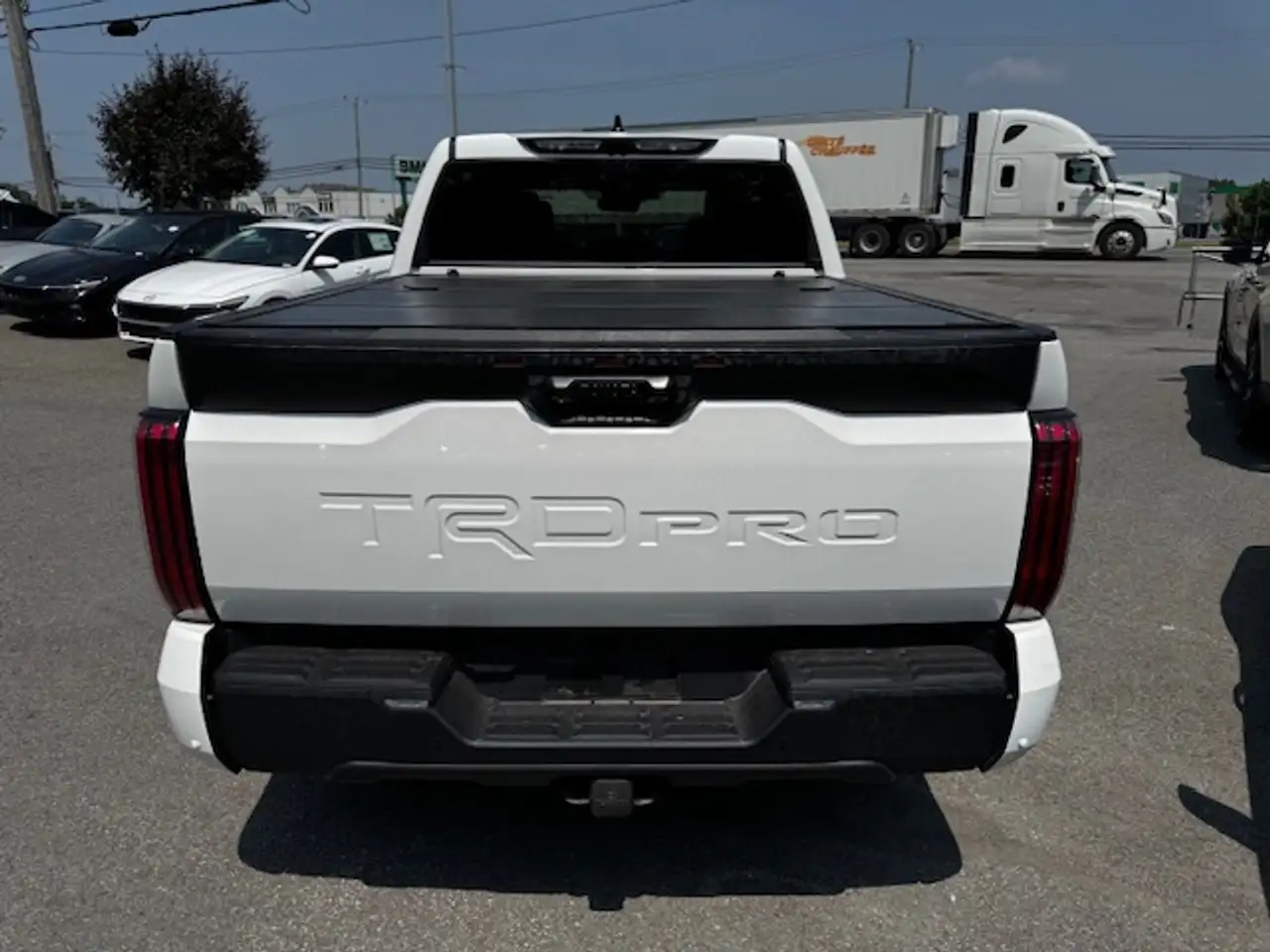 Toyota Tundra снимка Toyota Tundra