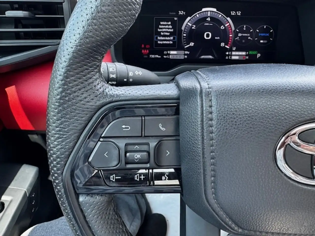 Toyota Tundra снимка Toyota Tundra