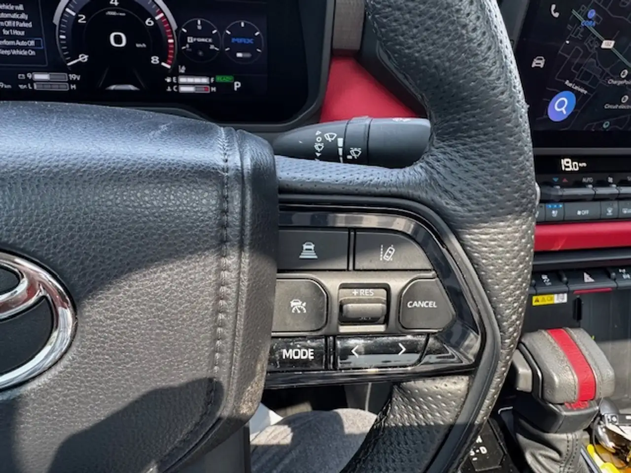 Toyota Tundra снимка Toyota Tundra