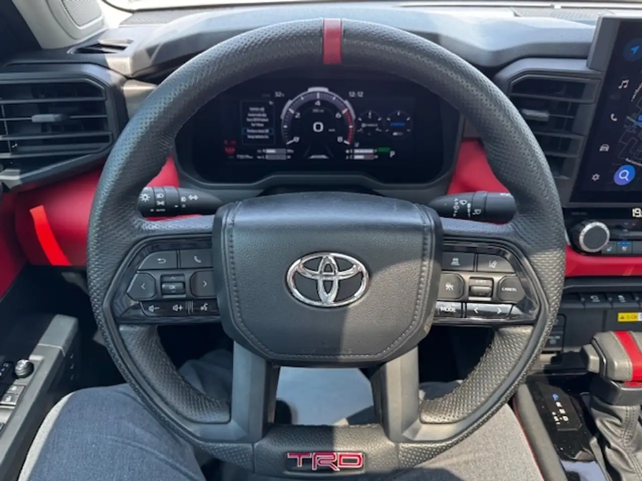 Toyota Tundra снимка Toyota Tundra