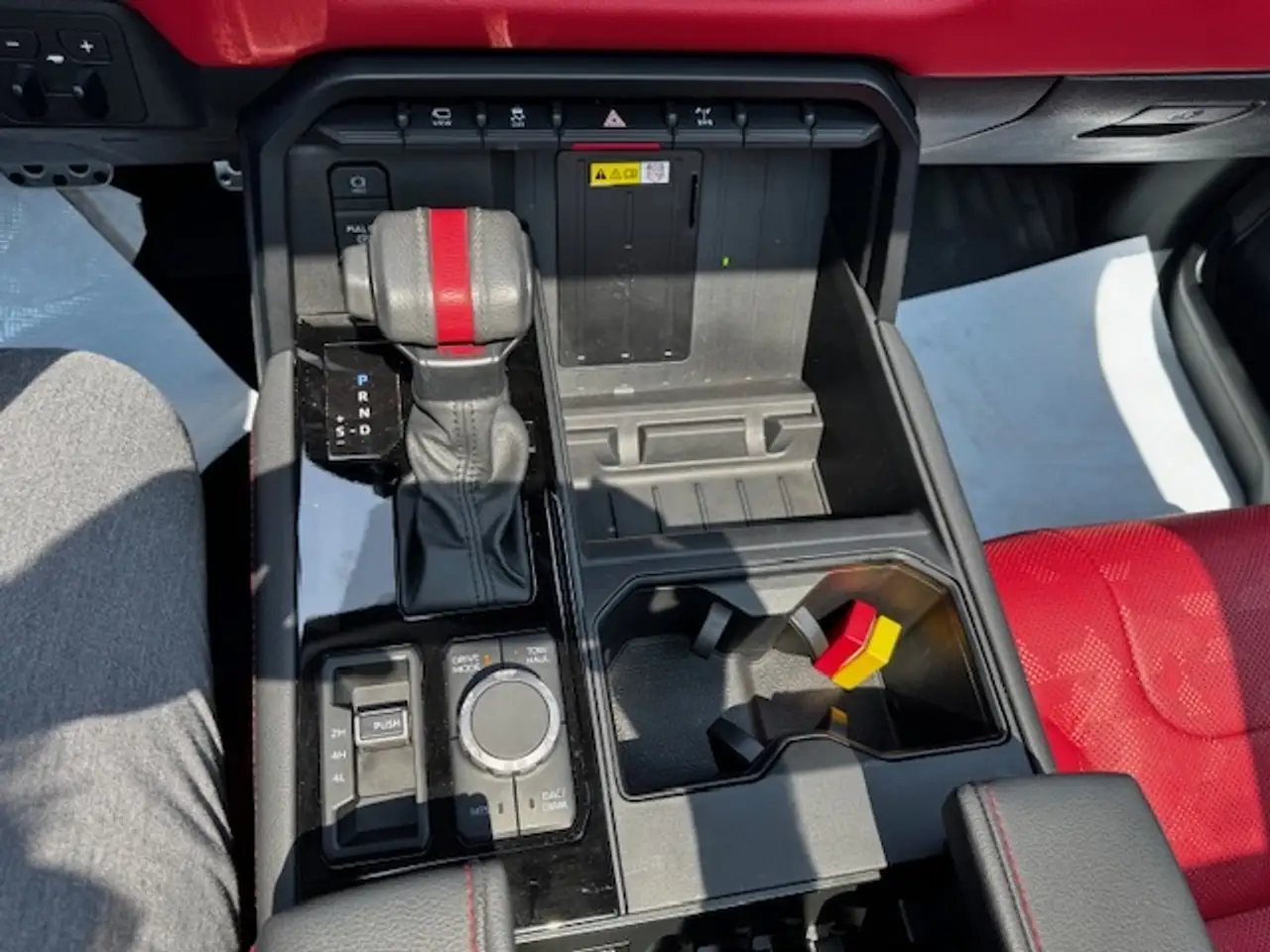 Toyota Tundra снимка Toyota Tundra