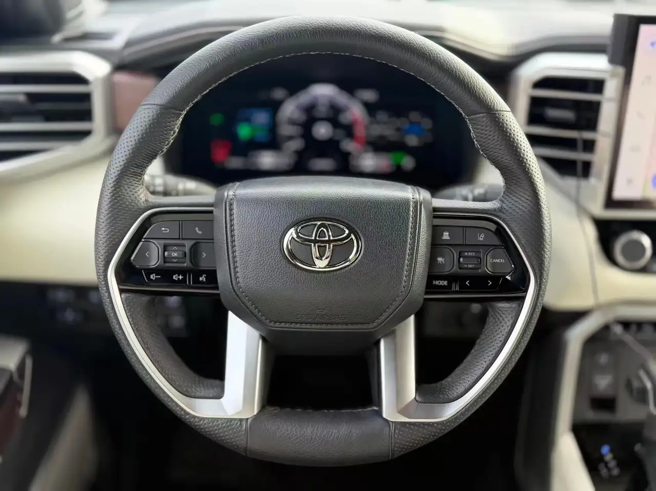 Toyota Tundra снимка Toyota Tundra