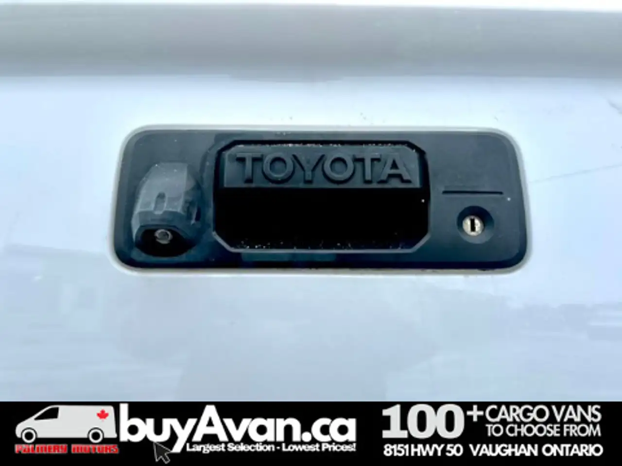 Toyota Tundra снимка Toyota Tundra