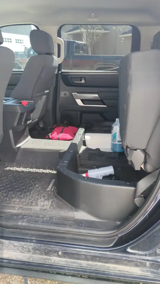 Toyota Tundra снимка Toyota Tundra