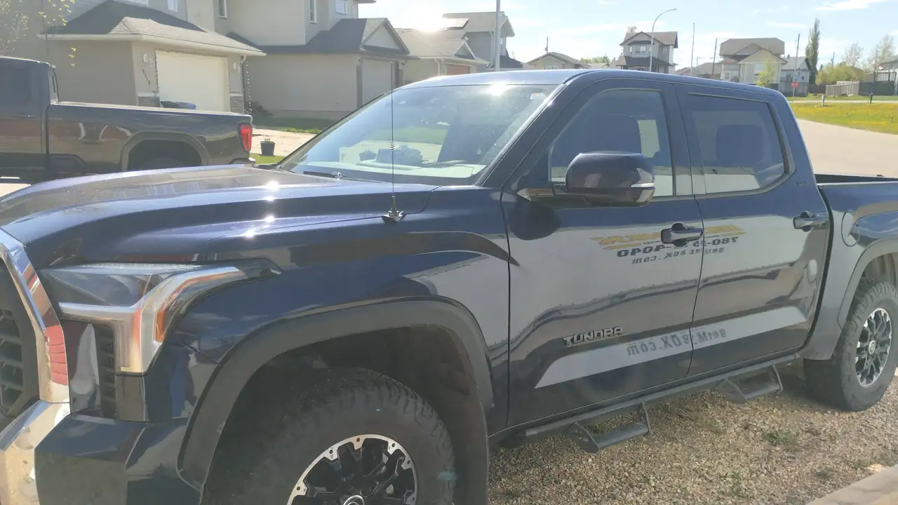 Toyota Tundra снимка Toyota Tundra