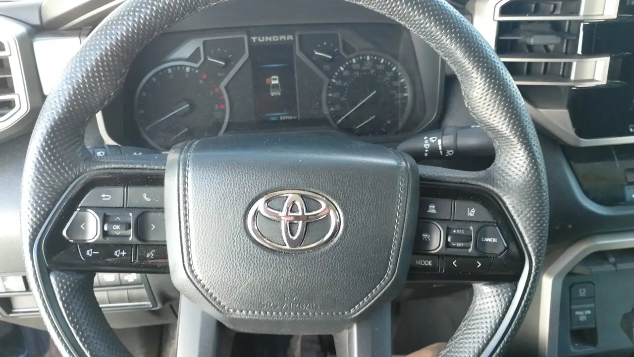 Toyota Tundra снимка Toyota Tundra