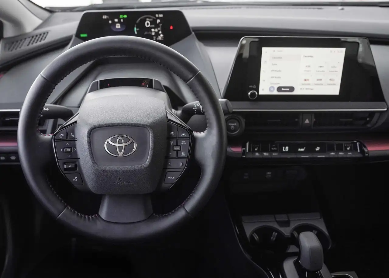 Toyota Prius Prime снимка Toyota Prius Prime