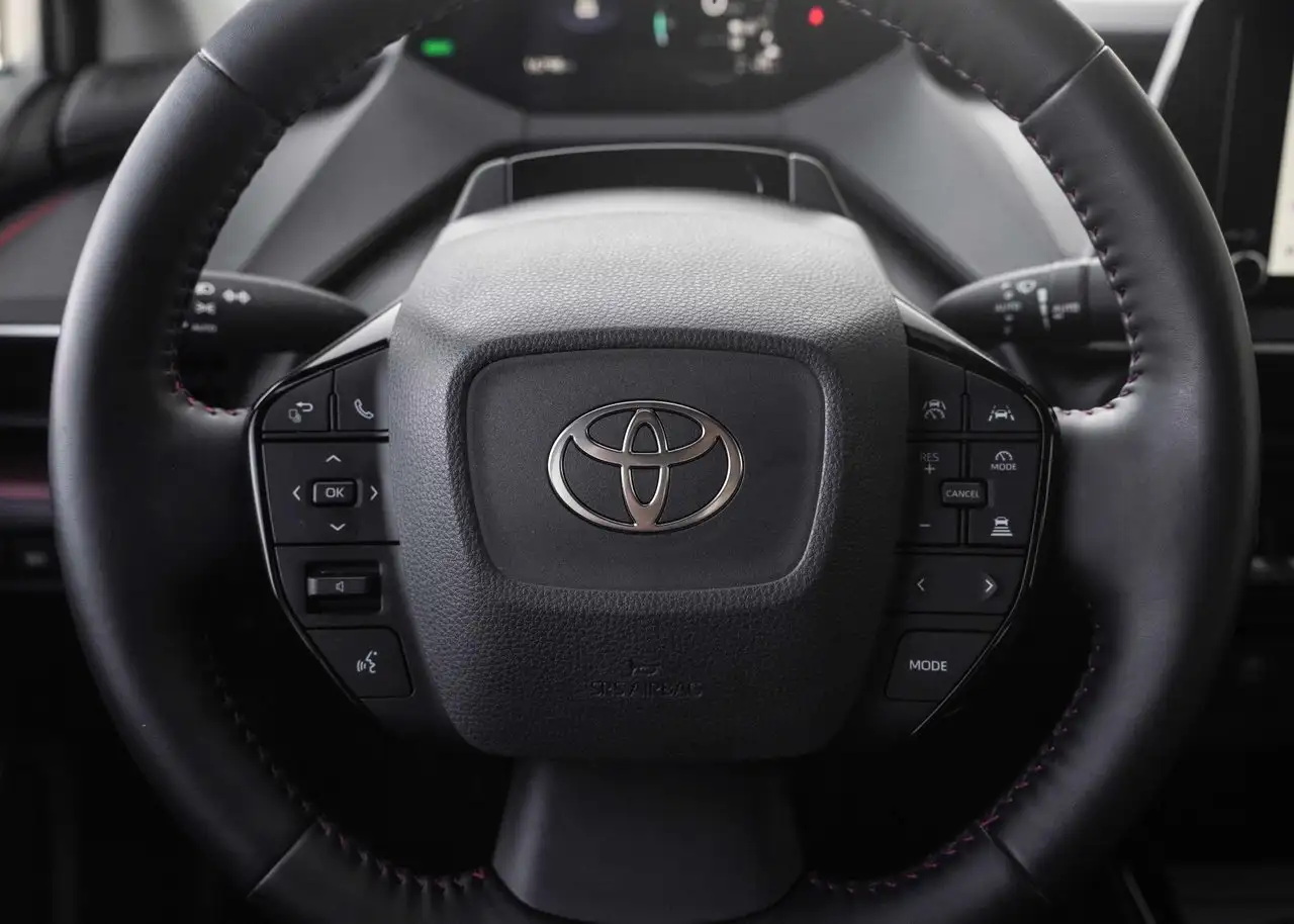 Toyota Prius Prime снимка Toyota Prius Prime