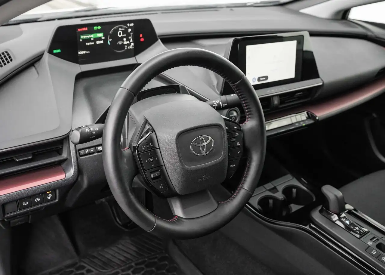 Toyota Prius Prime снимка Toyota Prius Prime