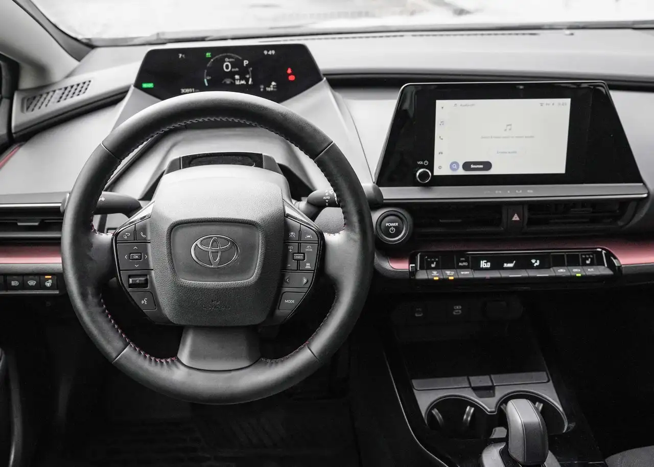 Toyota Prius Prime снимка Toyota Prius Prime