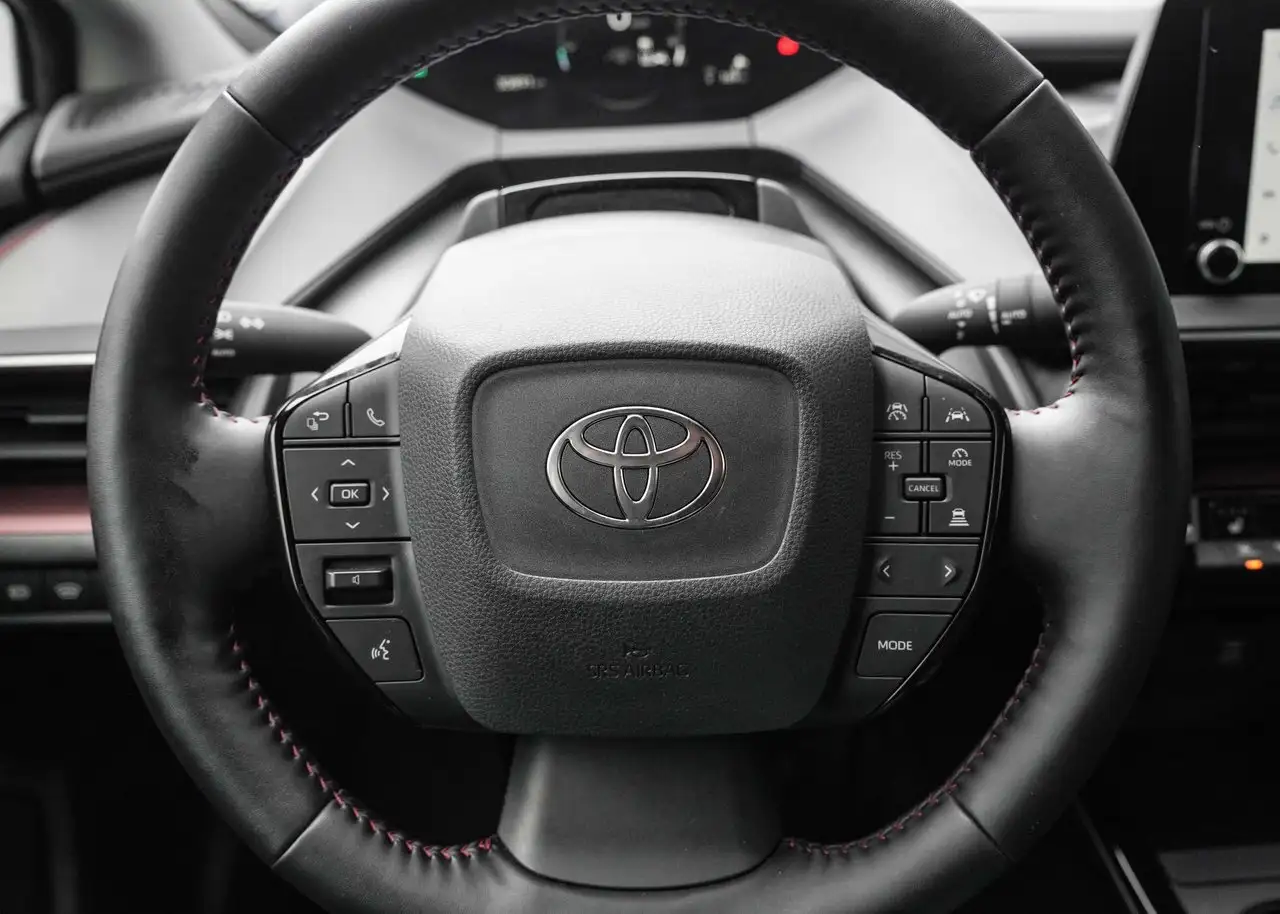 Toyota Prius Prime снимка Toyota Prius Prime