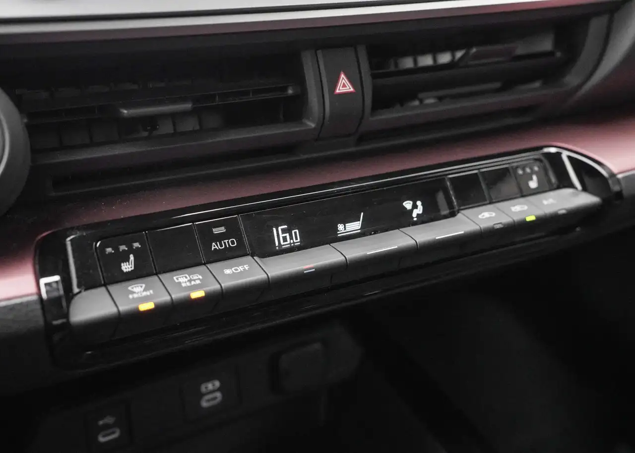 Toyota Prius Prime снимка Toyota Prius Prime