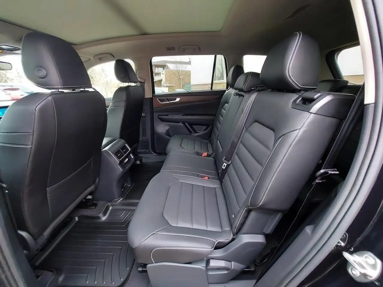 Volkswagen Atlas снимка Volkswagen Atlas