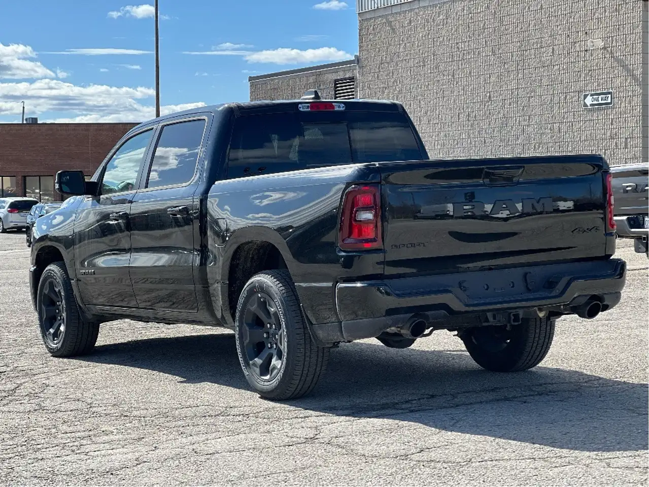 RAM 1500 снимка RAM 1500