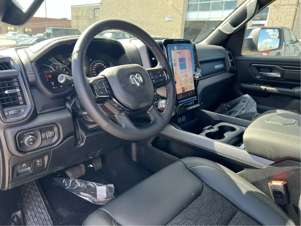 RAM 1500 снимка RAM 1500