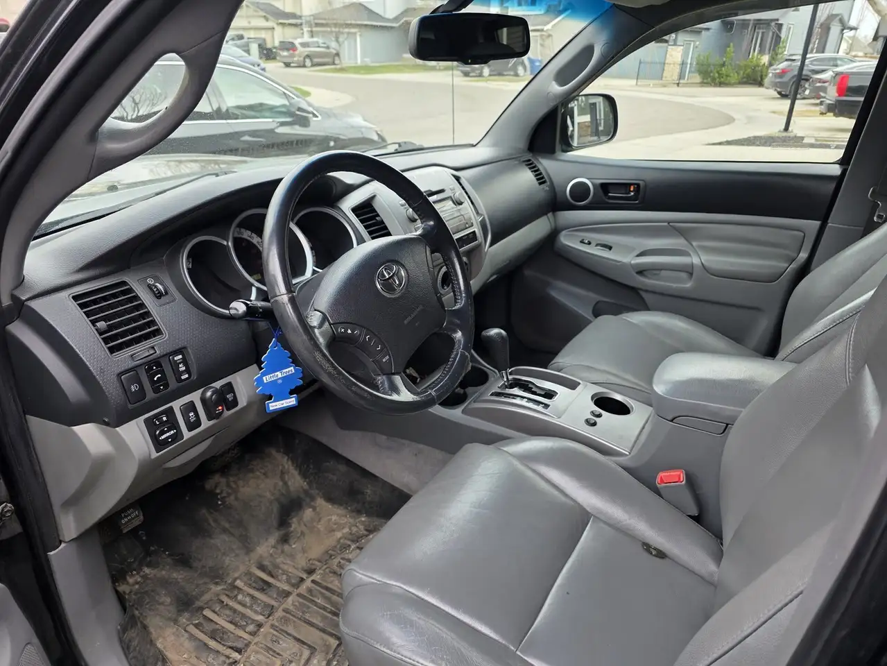Toyota Tacoma снимка Toyota Tacoma