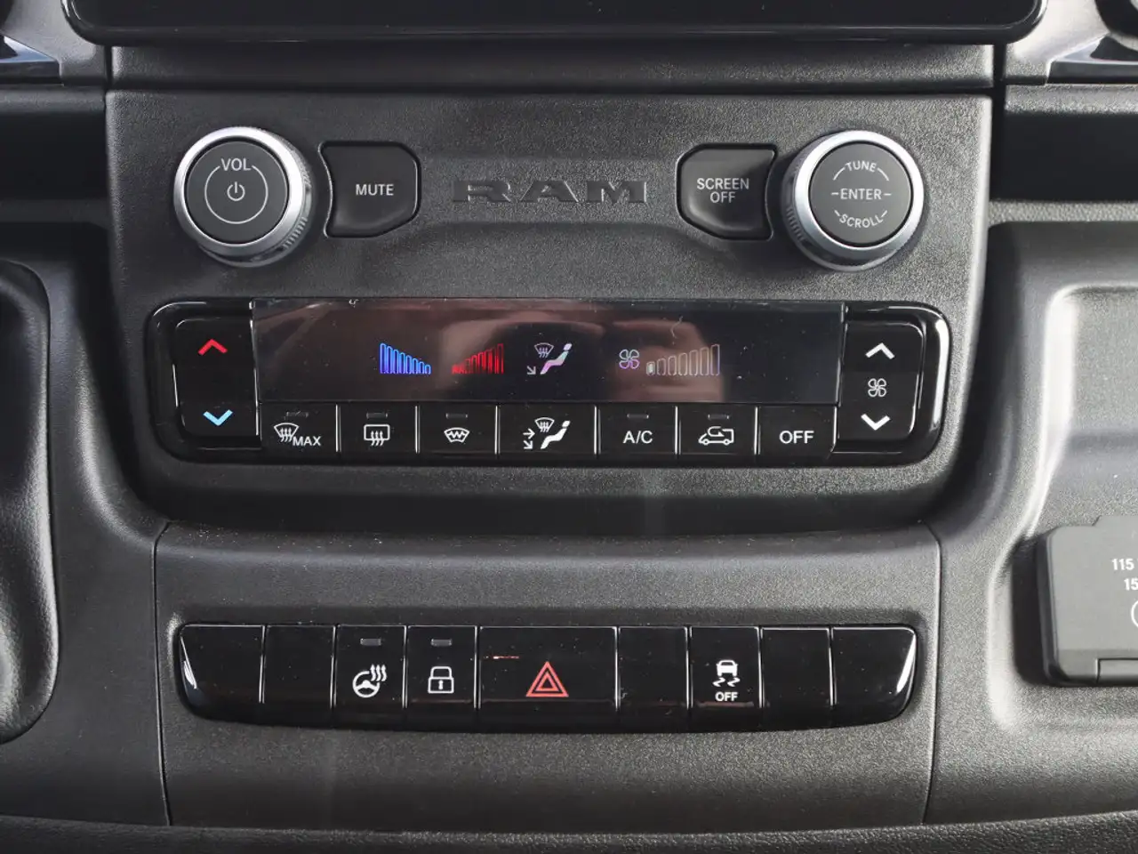 RAM ProMaster 3500 снимка RAM ProMaster 3500