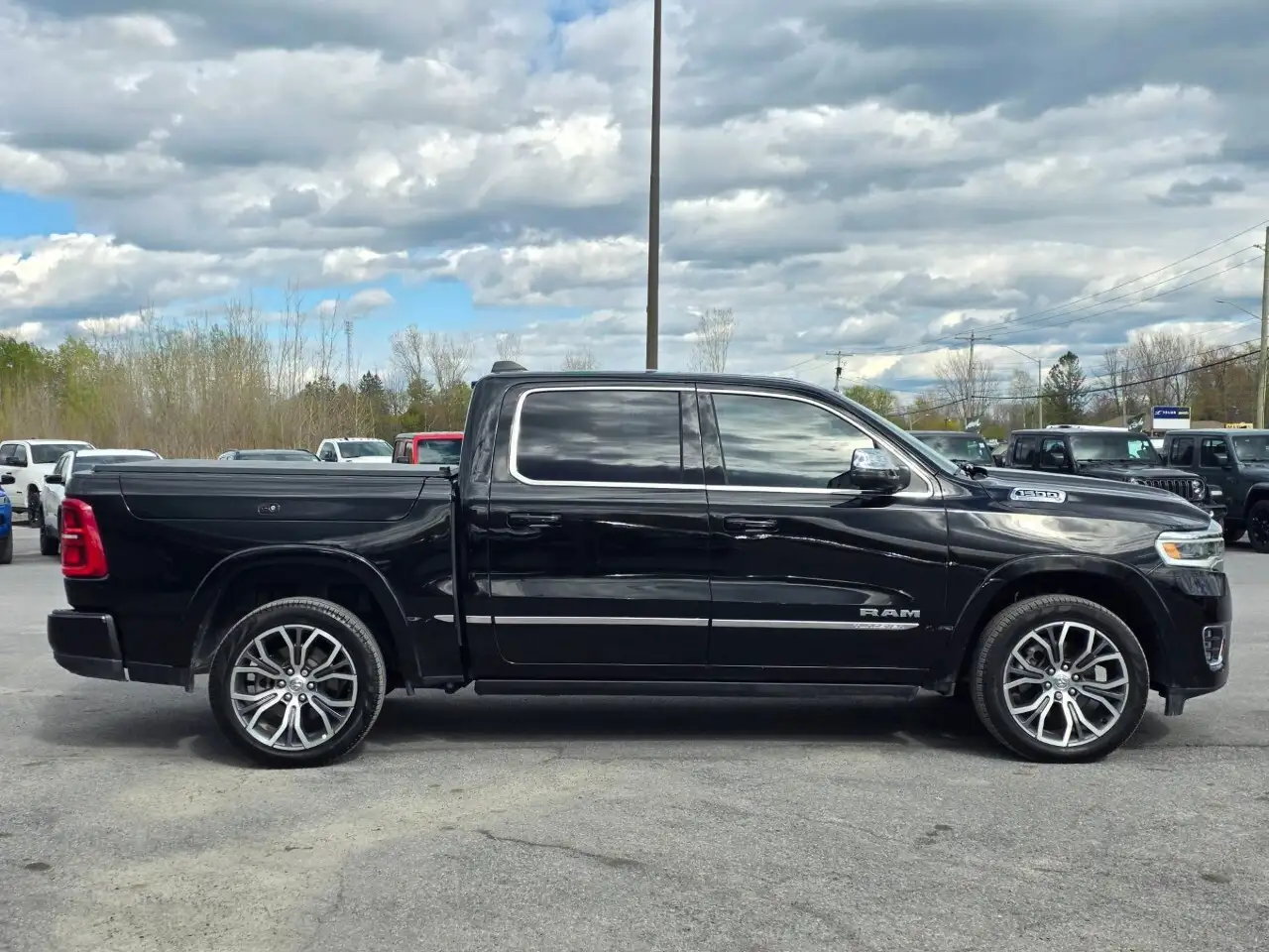 RAM 1500 снимка RAM 1500