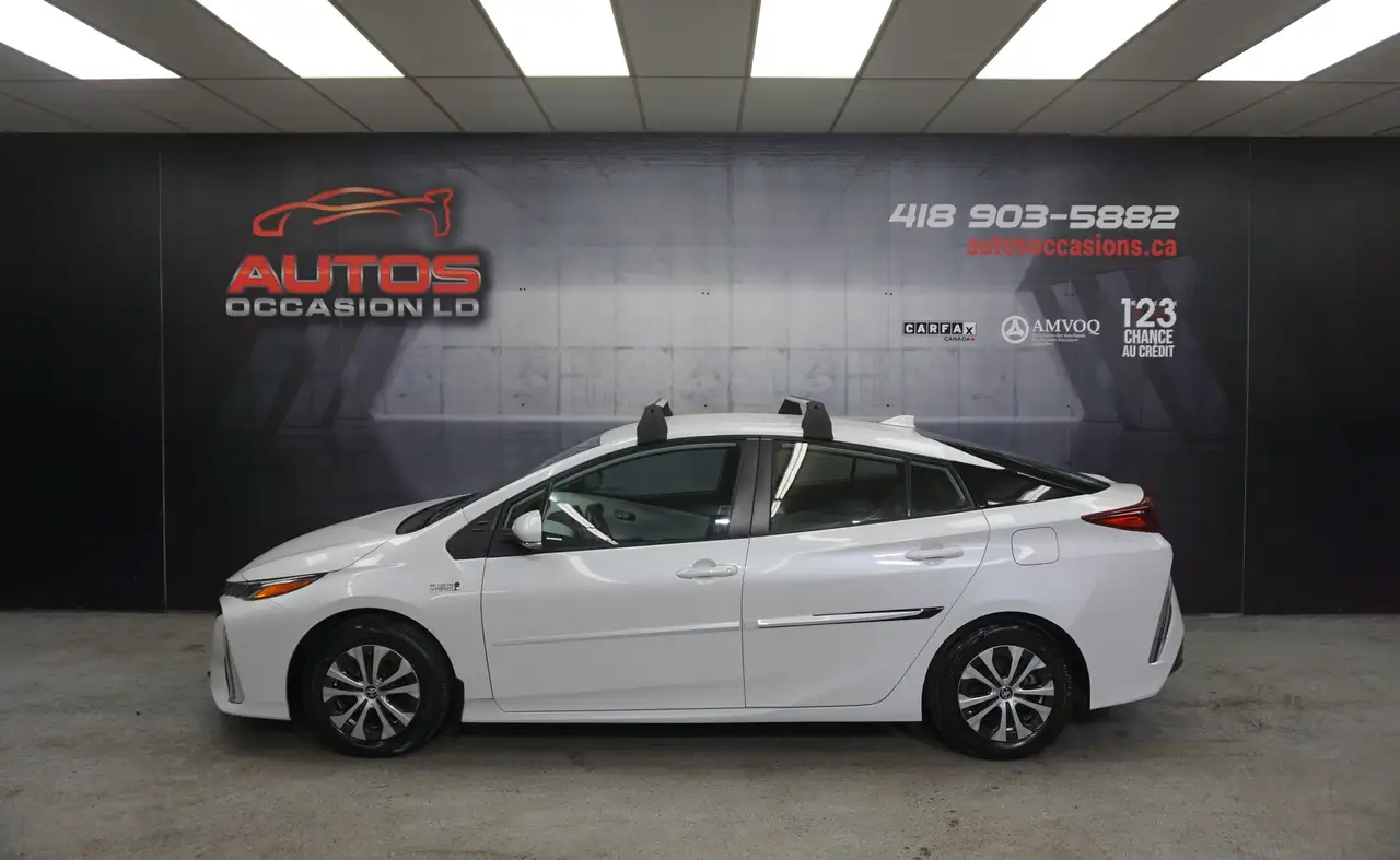 Toyota Prius Prime снимка Toyota Prius Prime