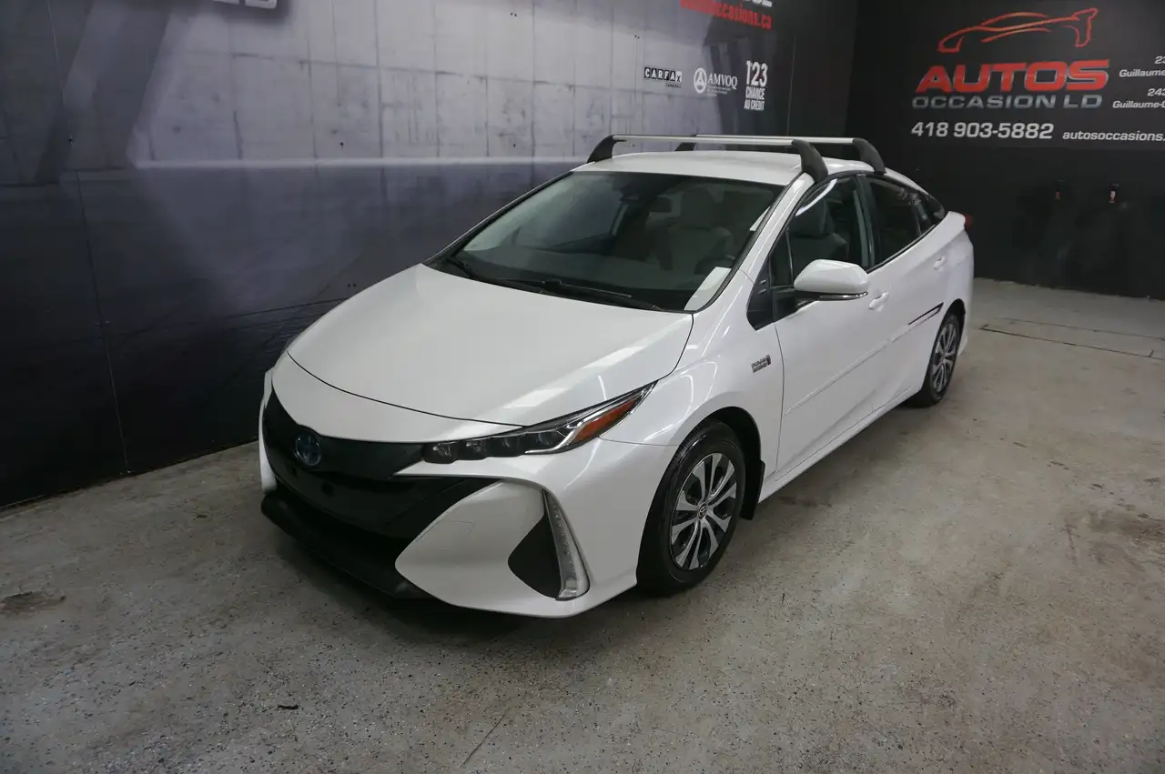 Toyota Prius Prime снимка Toyota Prius Prime
