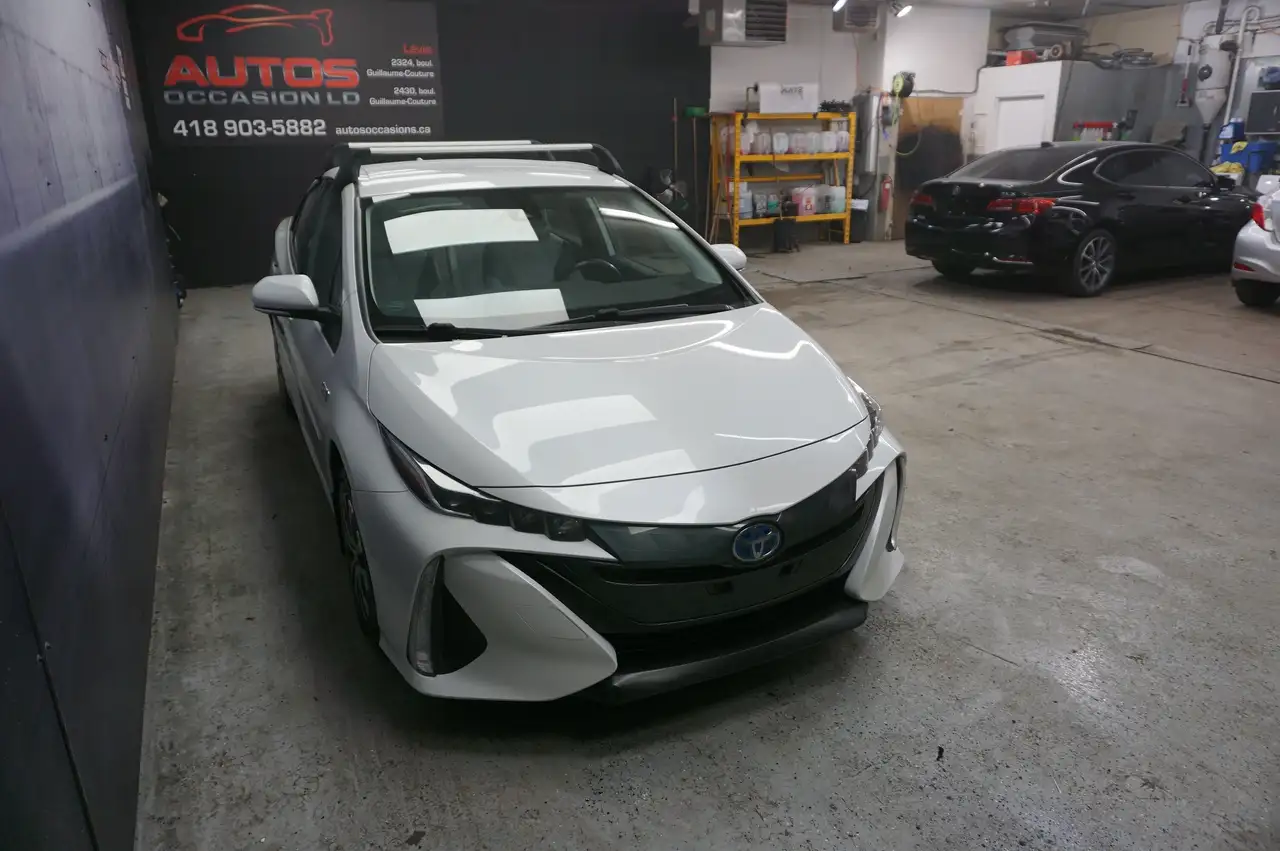 Toyota Prius Prime снимка Toyota Prius Prime
