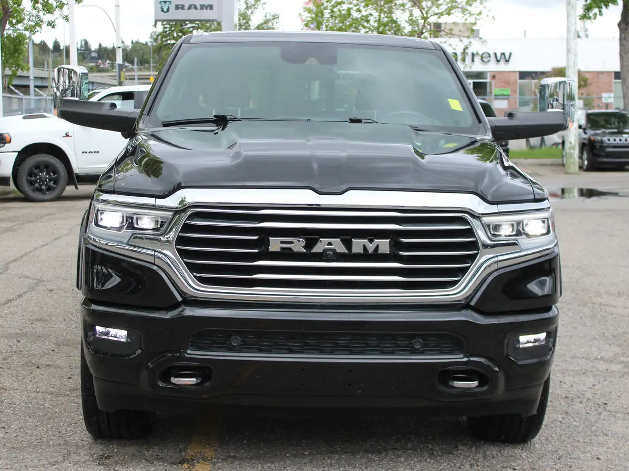 RAM 1500 снимка RAM 1500
