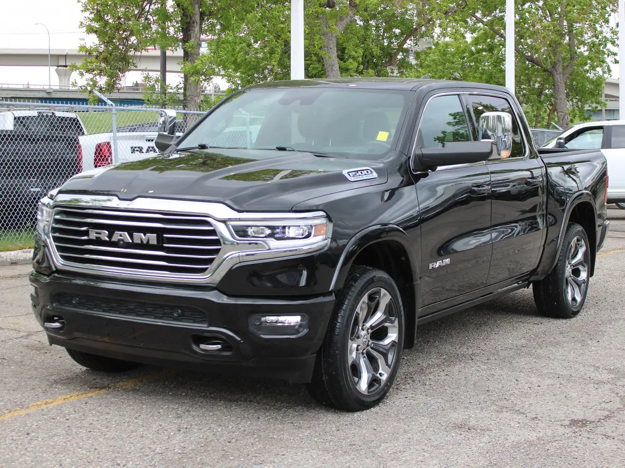 RAM 1500 снимка RAM 1500