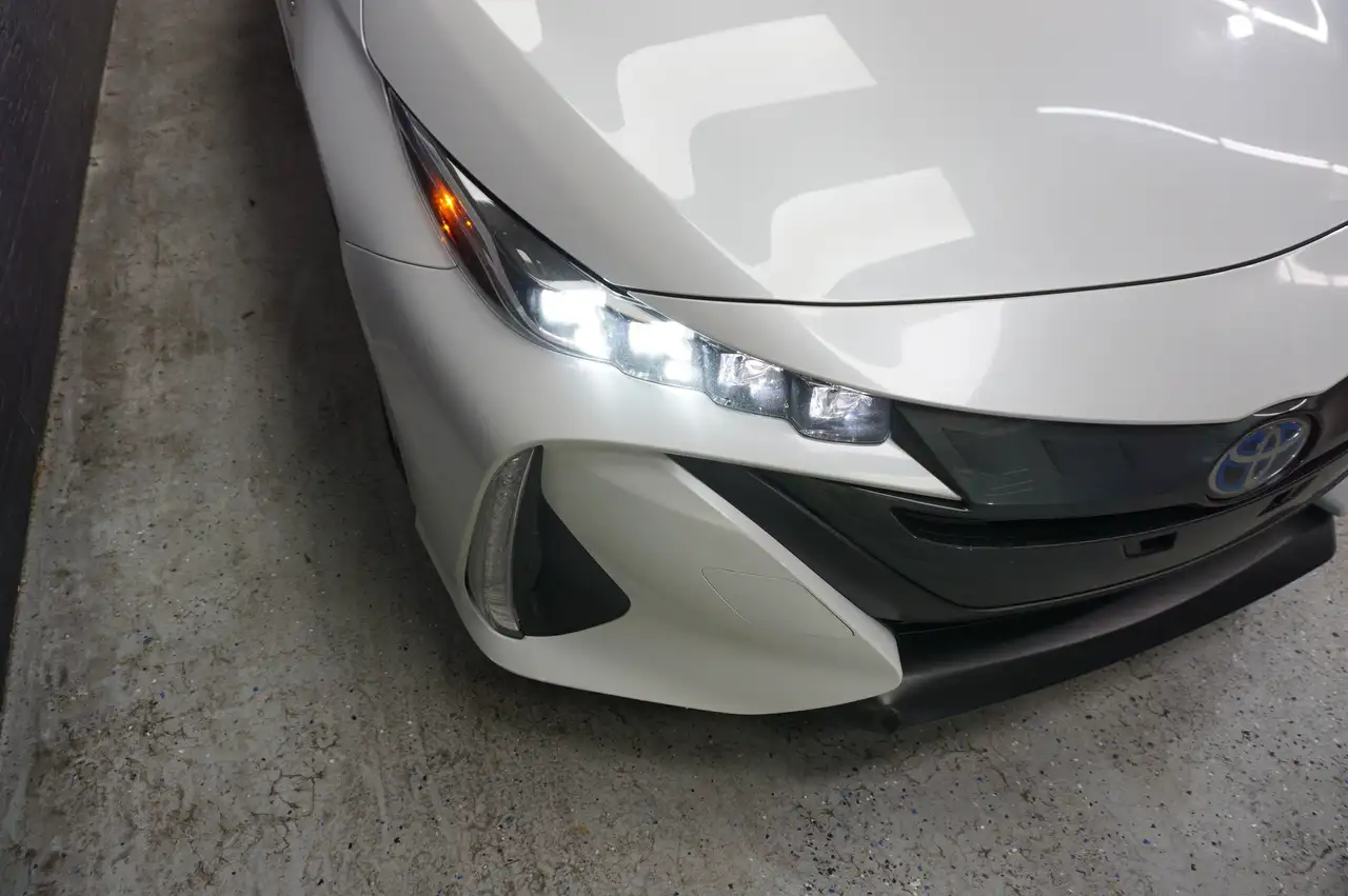 Toyota Prius Prime снимка Toyota Prius Prime