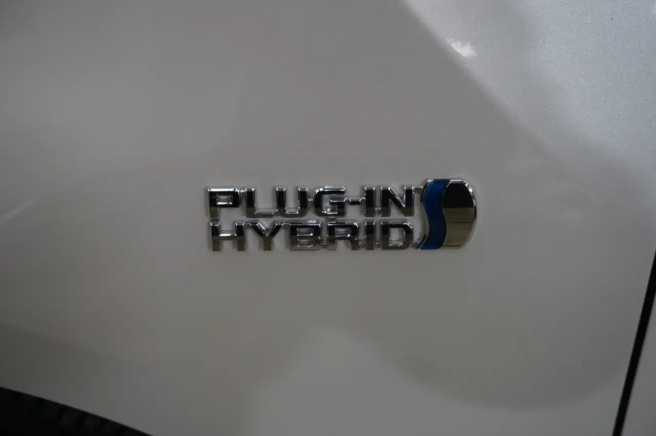 Toyota Prius Prime снимка Toyota Prius Prime