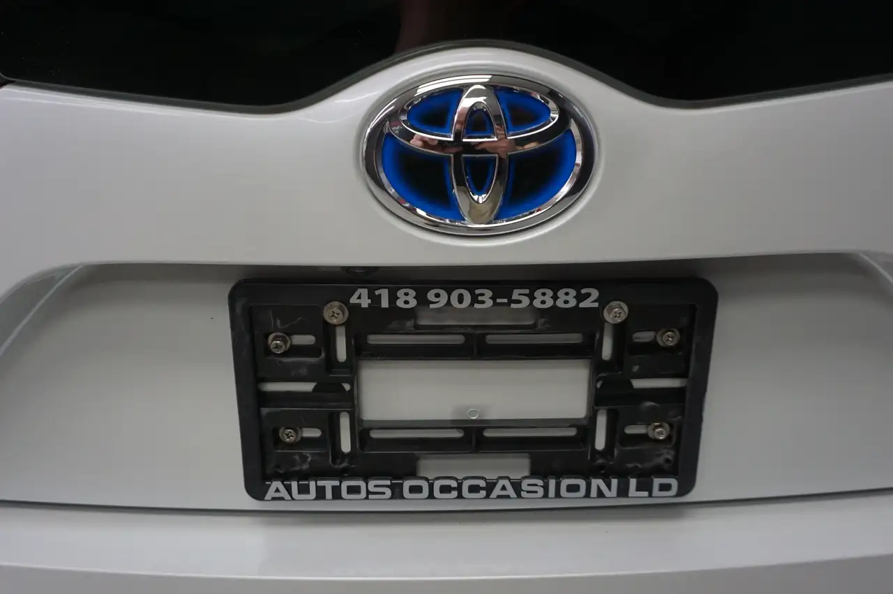 Toyota Prius Prime снимка Toyota Prius Prime