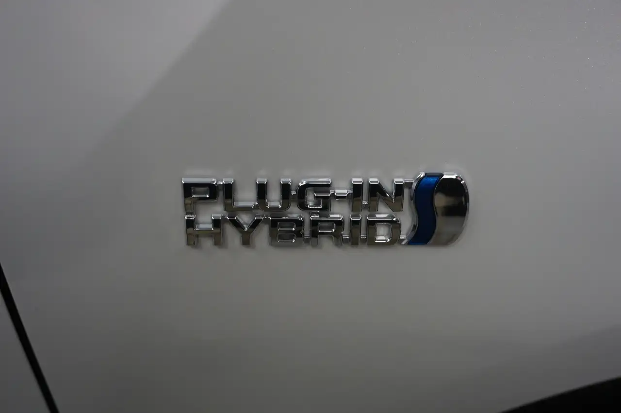 Toyota Prius Prime снимка Toyota Prius Prime