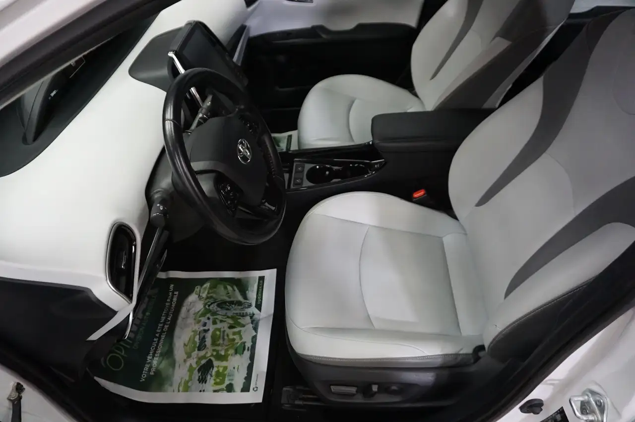 Toyota Prius Prime снимка Toyota Prius Prime