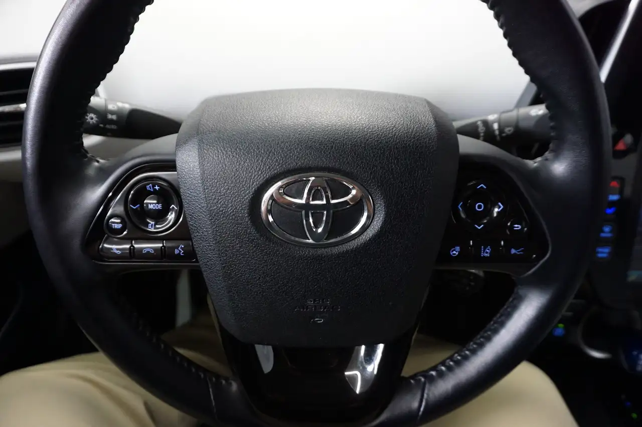 Toyota Prius Prime снимка Toyota Prius Prime