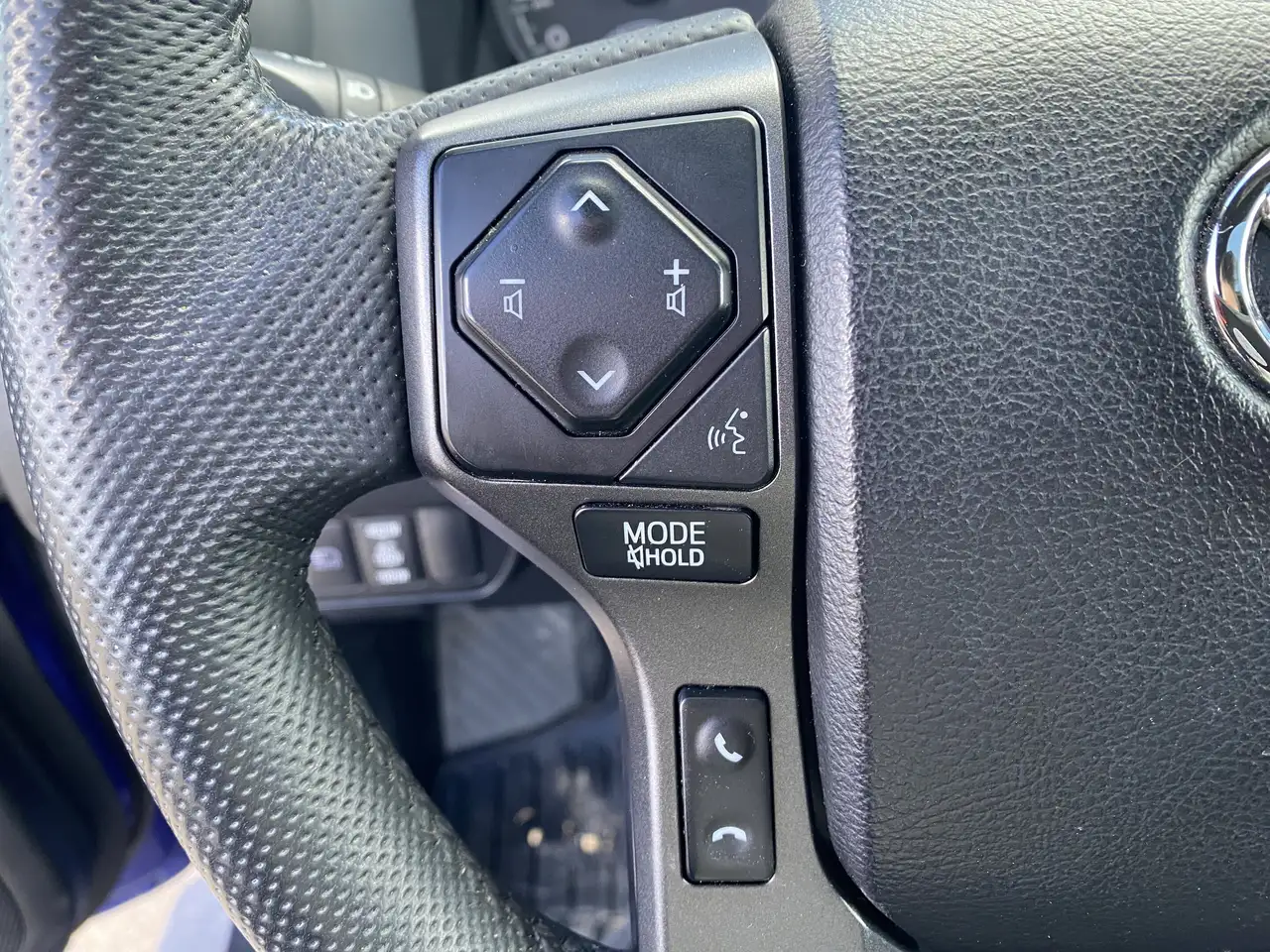 Toyota Tacoma снимка Toyota Tacoma