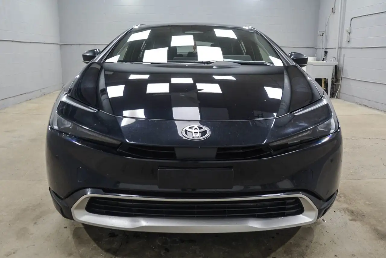 Toyota Prius снимка Toyota Prius