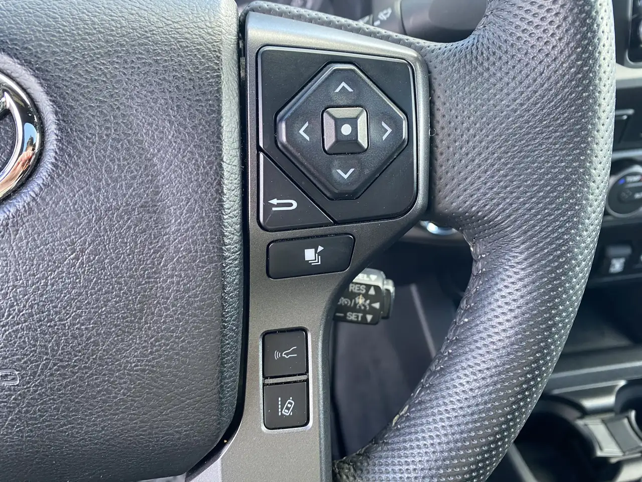 Toyota Tacoma снимка Toyota Tacoma