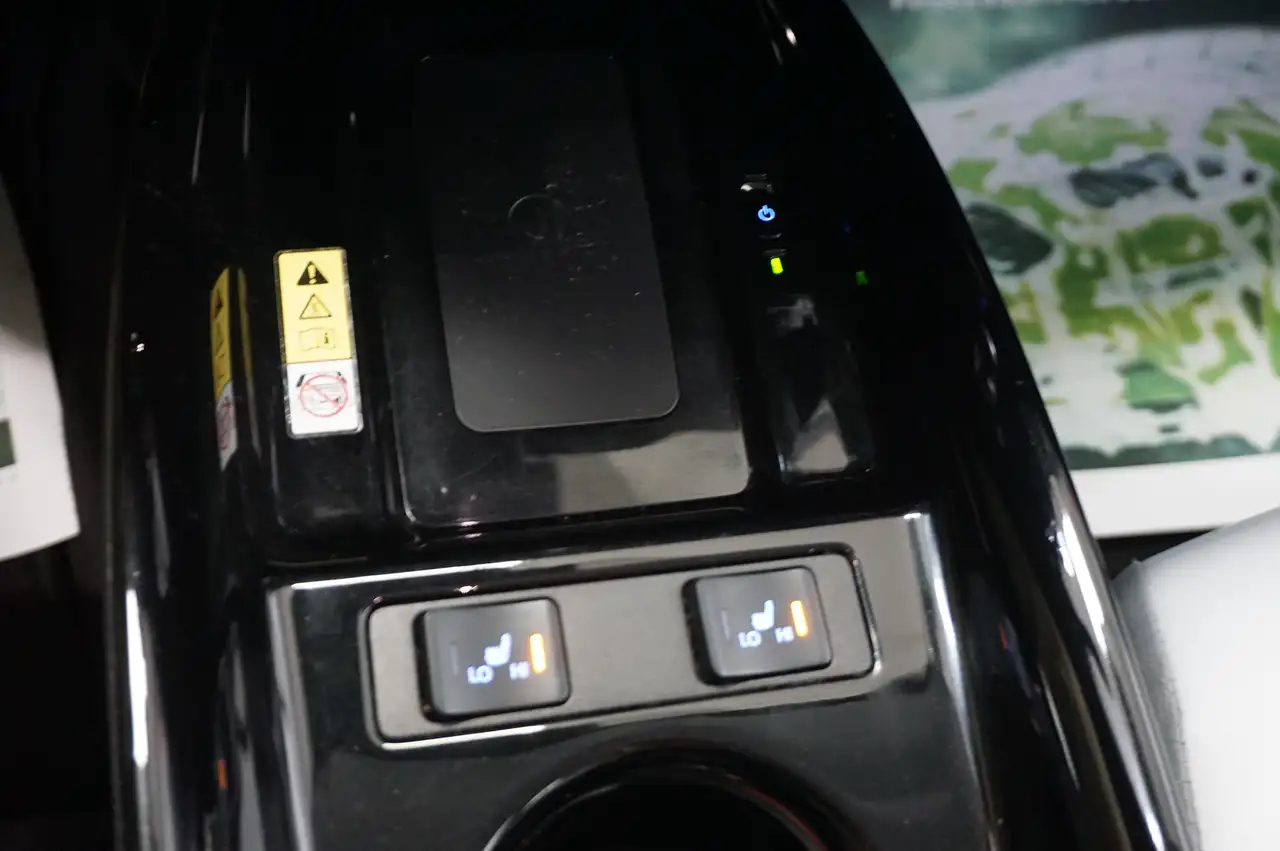 Toyota Prius Prime снимка Toyota Prius Prime