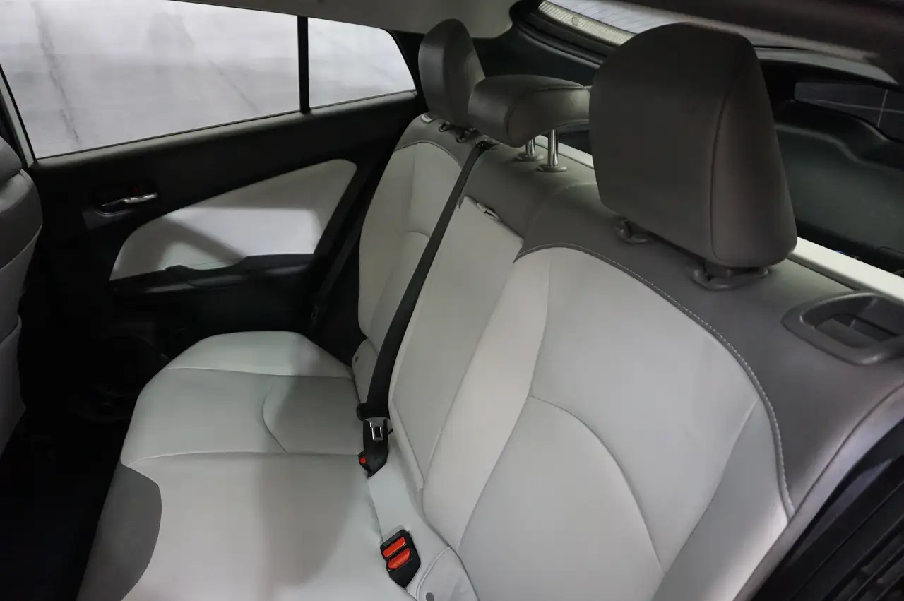 Toyota Prius Prime снимка Toyota Prius Prime