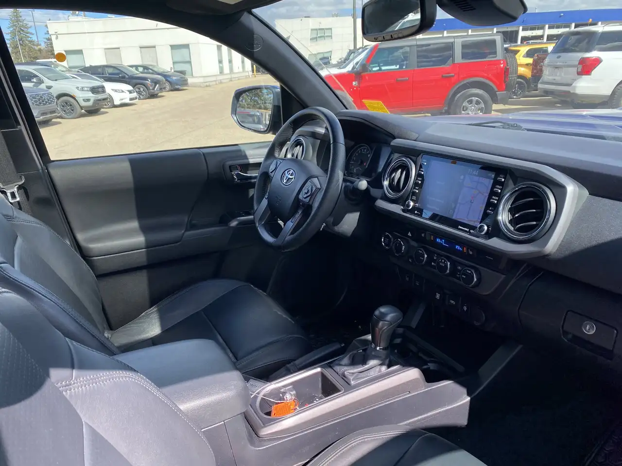 Toyota Tacoma снимка Toyota Tacoma