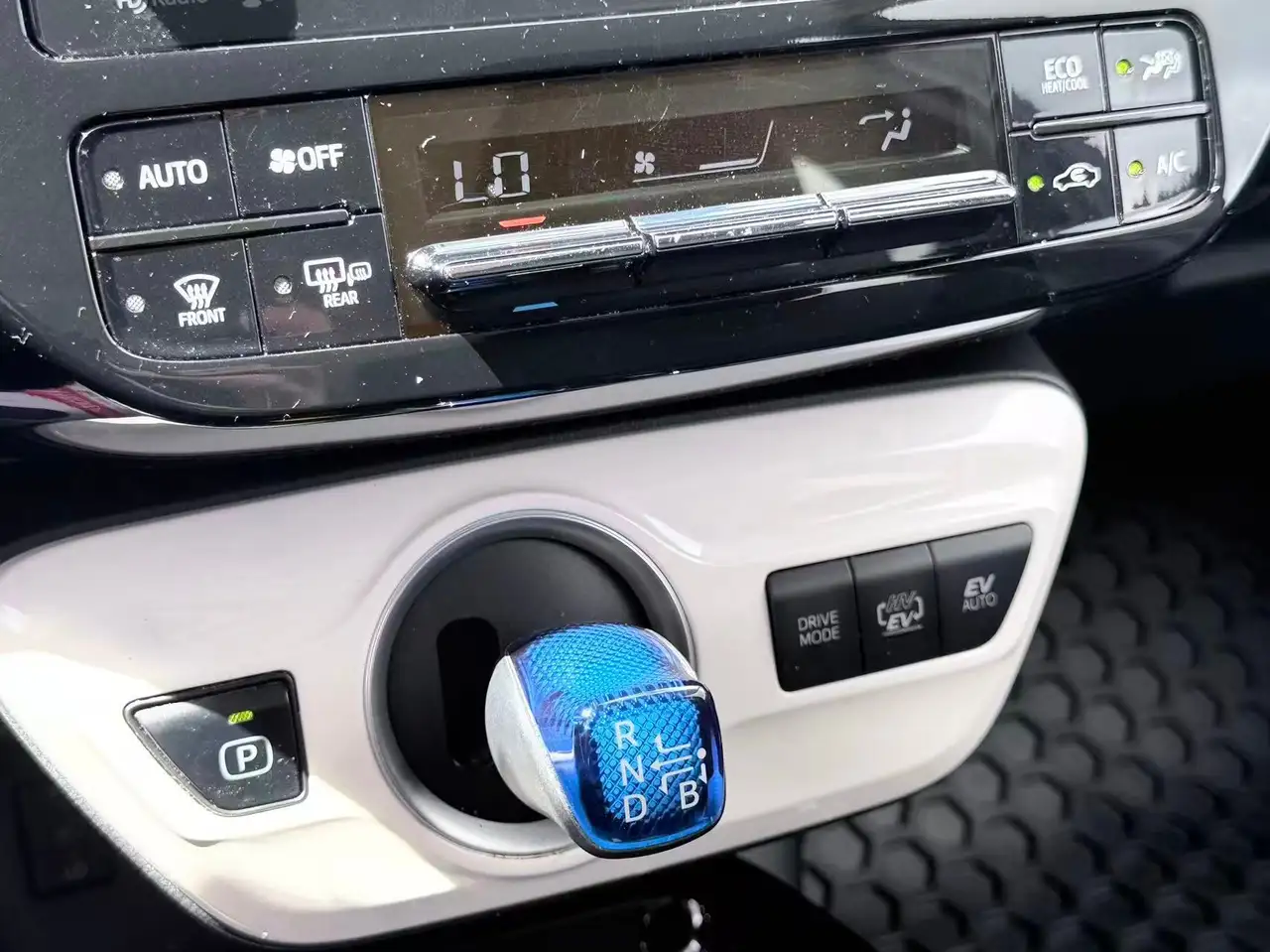 Toyota Prius Prime photo Toyota Prius Prime