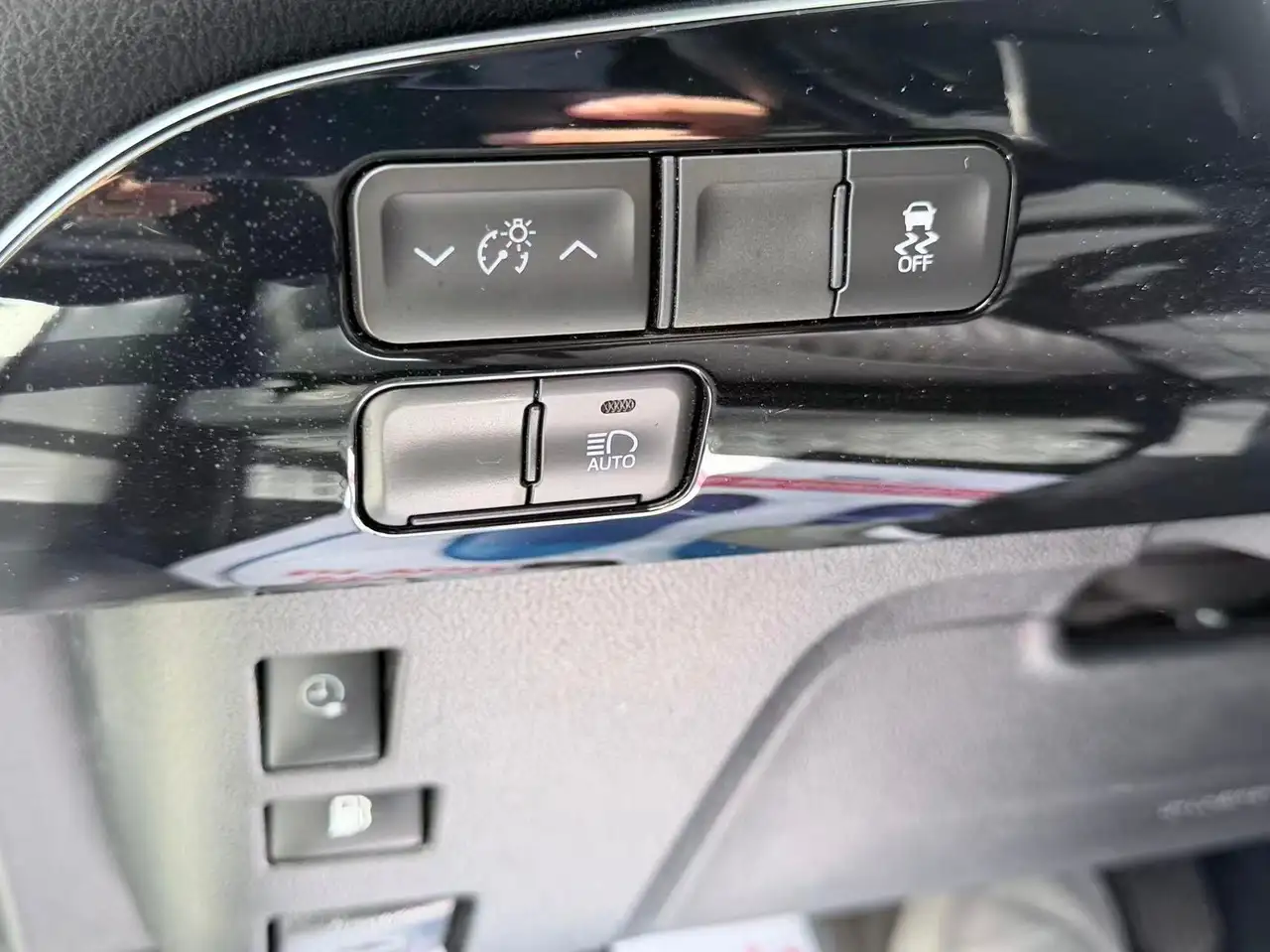 Toyota Prius Prime photo Toyota Prius Prime