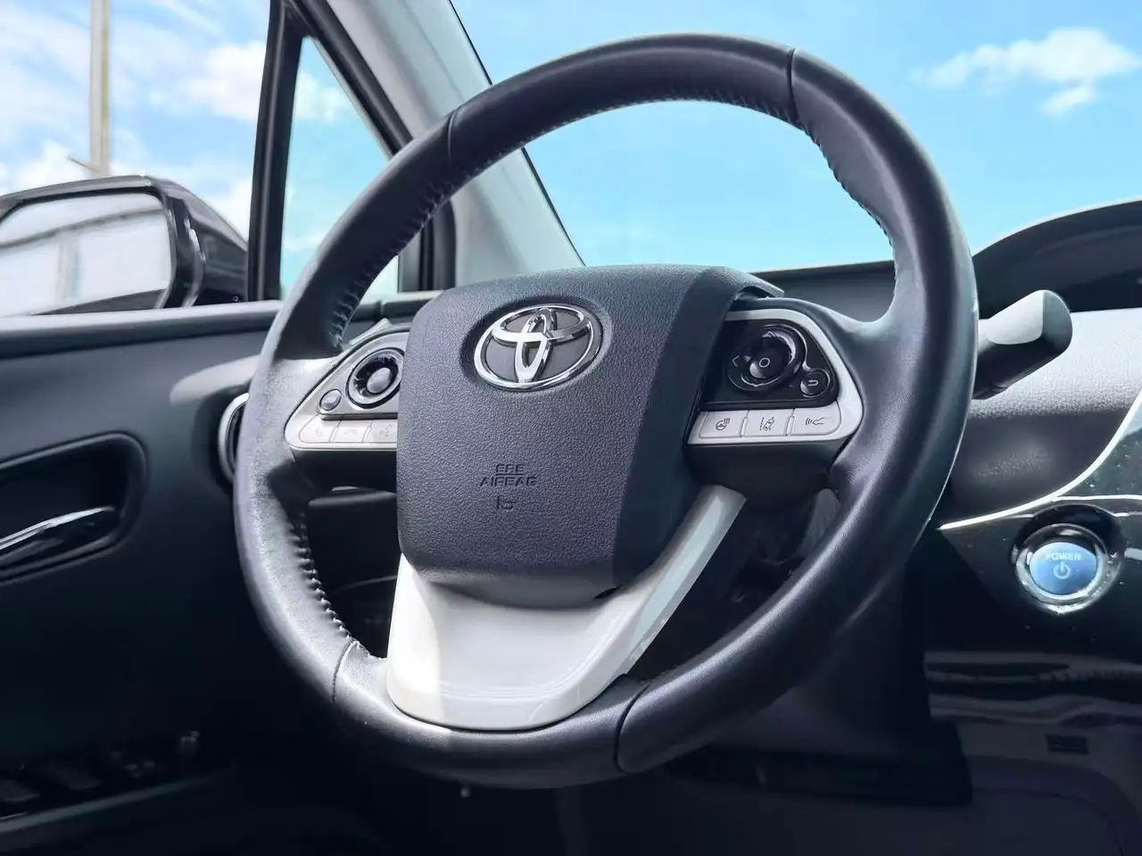 Toyota Prius Prime photo Toyota Prius Prime