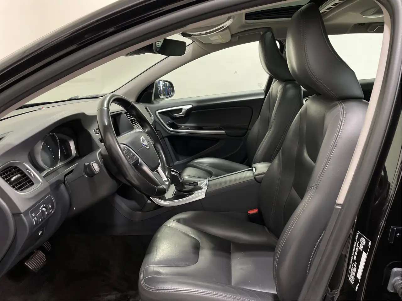 Volvo V60 снимка Volvo V60