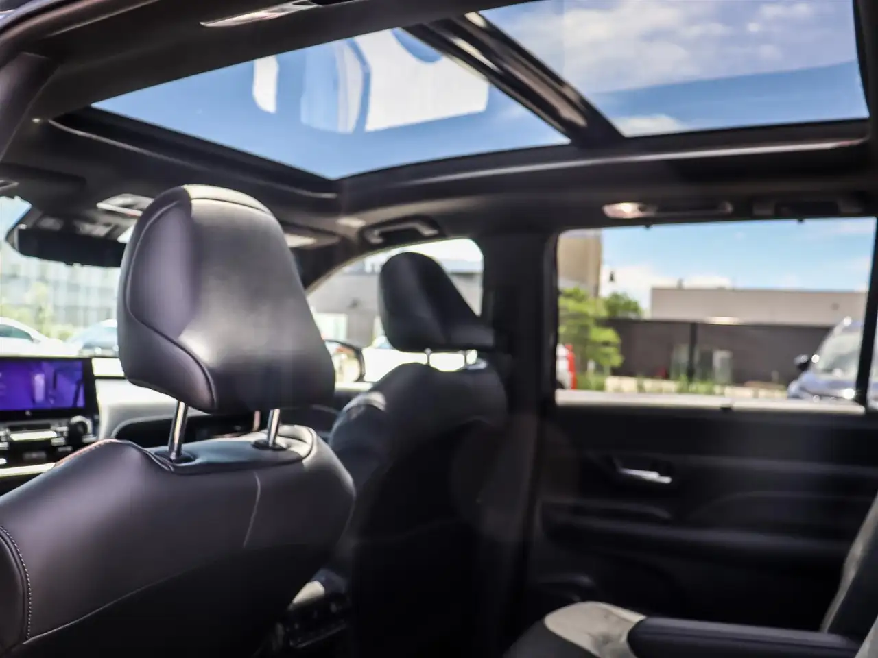 Toyota Grand Highlander fotografie Toyota Grand Highlander