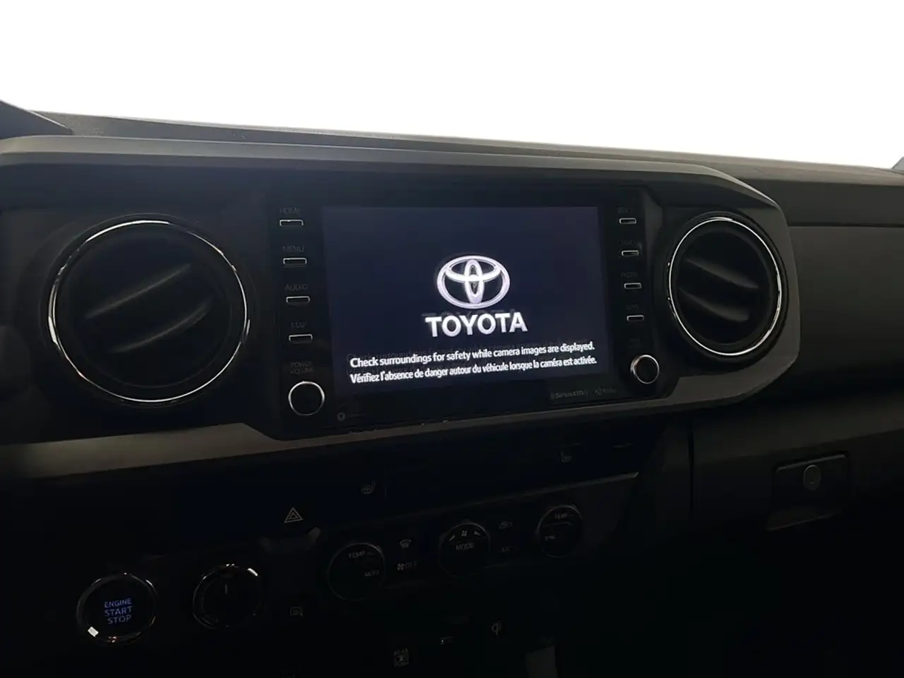 Toyota Tacoma снимка Toyota Tacoma