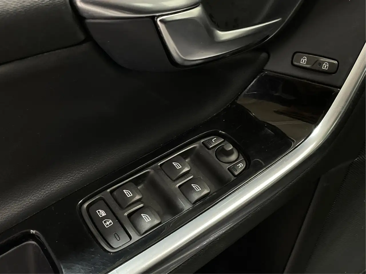 Volvo V60 снимка Volvo V60
