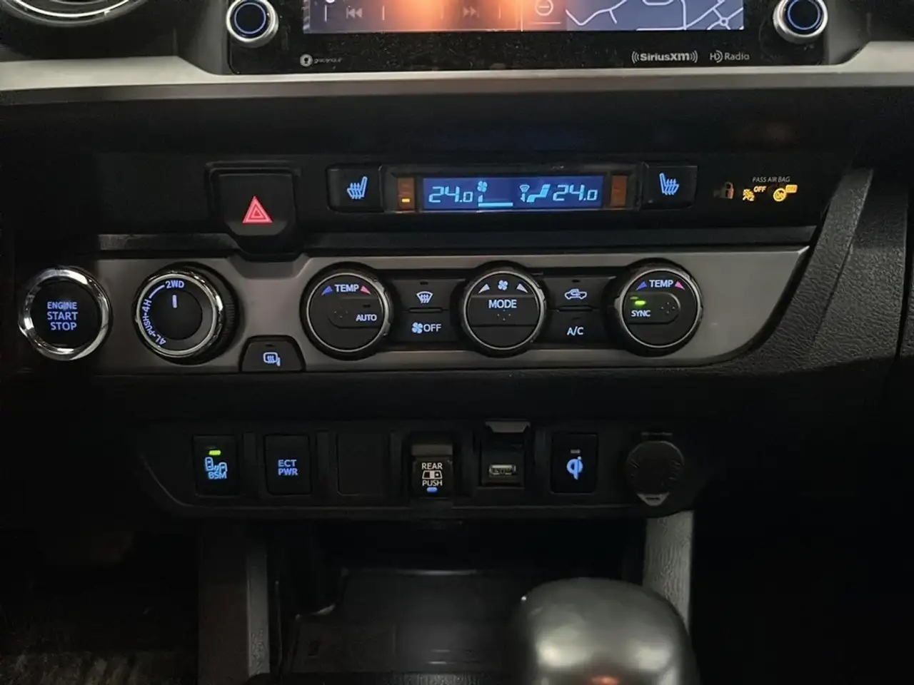 Toyota Tacoma снимка Toyota Tacoma