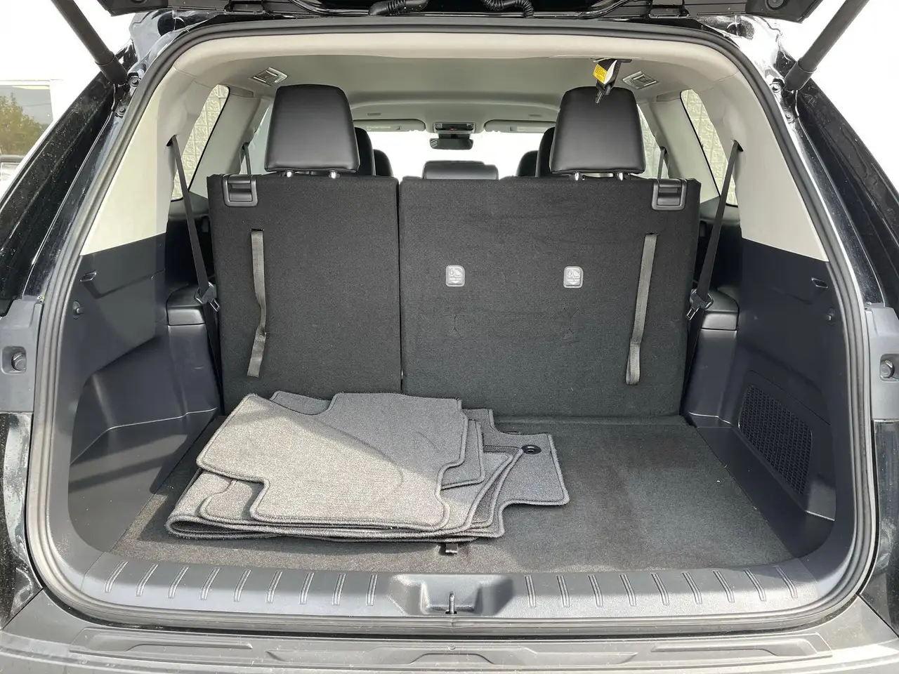 Toyota Grand Highlander fotografie Toyota Grand Highlander