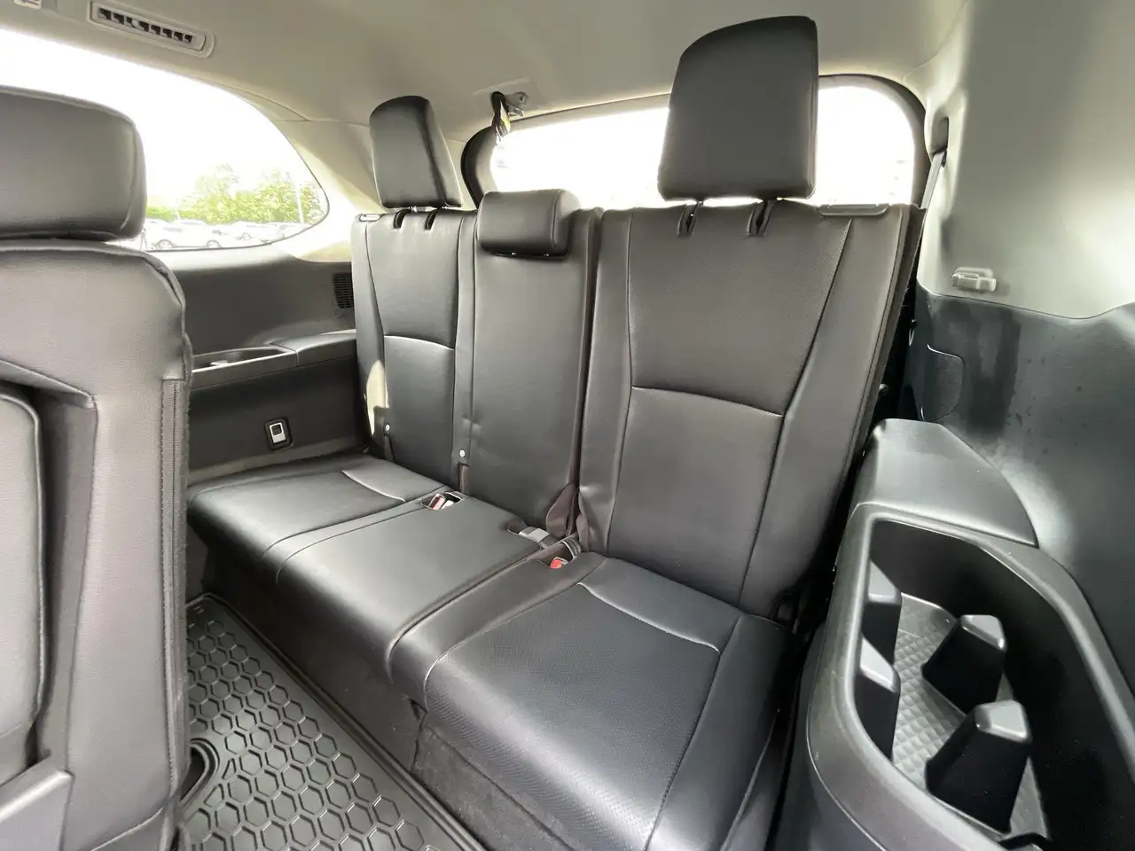 Toyota Grand Highlander fotografie Toyota Grand Highlander